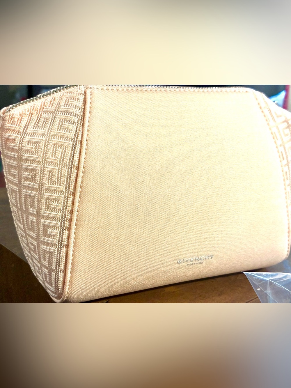 Givenchy Beautiful Rare Rose Pink Cosmetic Pouch with Silver Givenchy Embossing - Picture 15 of 17
